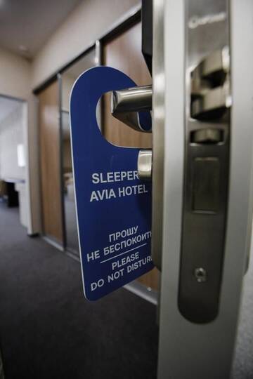 Фото номера Улучшенный двухместный номер с 1 кроватью Отель Sleepers Avia Hotel DME г. Домодедово 6
